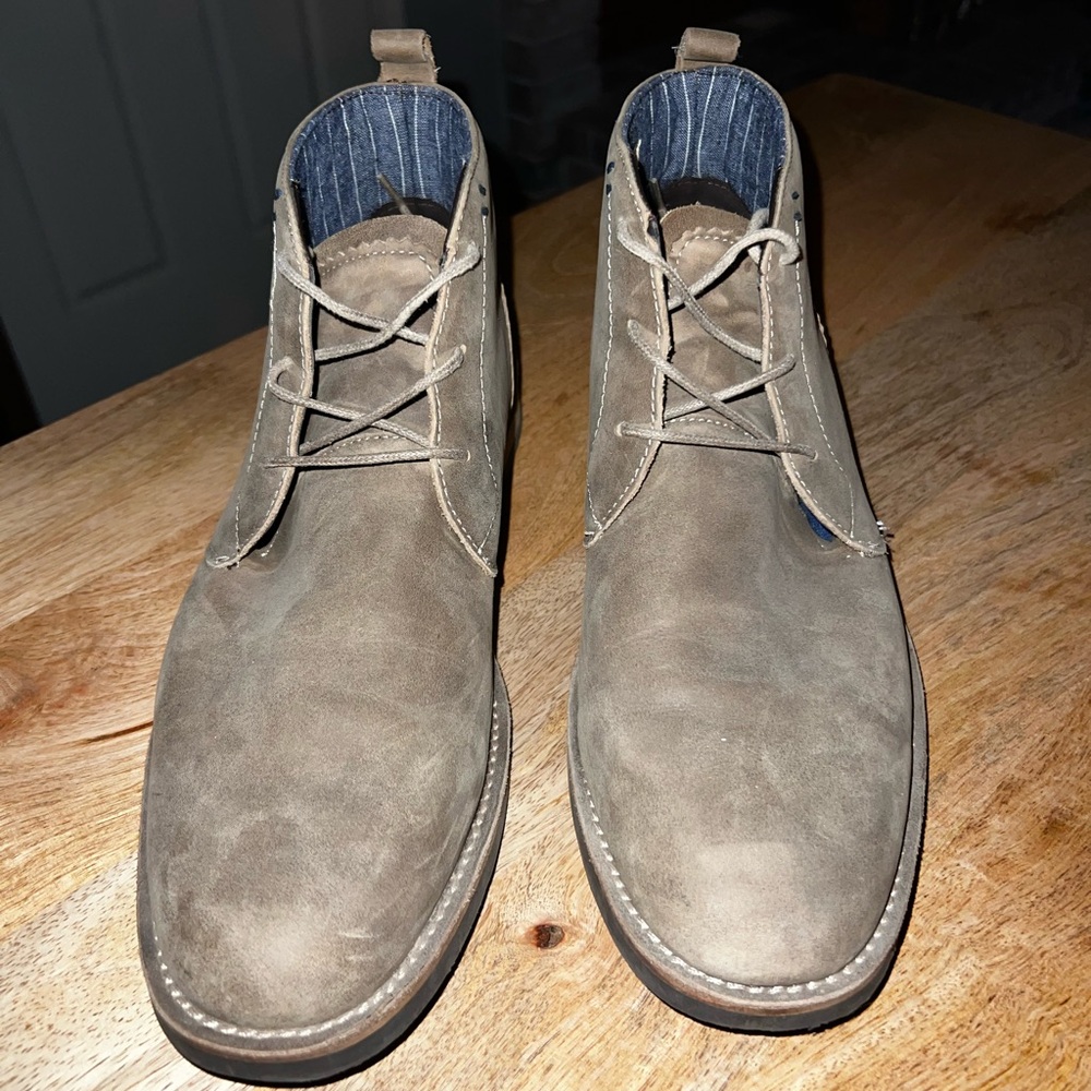 Like-New Original Penguin men’s Chukka Boot